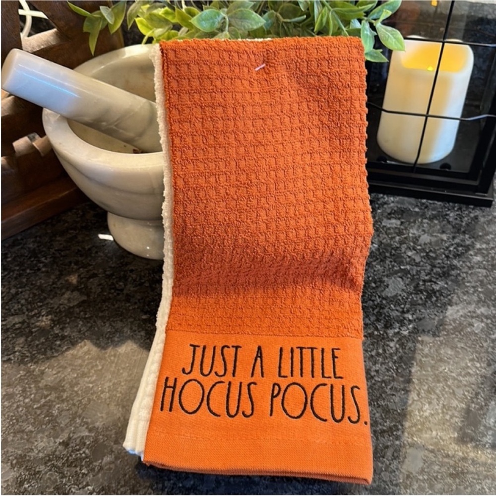 RAE DUNN BELIEVE IN MAGIC FEELING WICKED HOCUS POCUS SET OF 3 KITCHEN TEA TOWELS